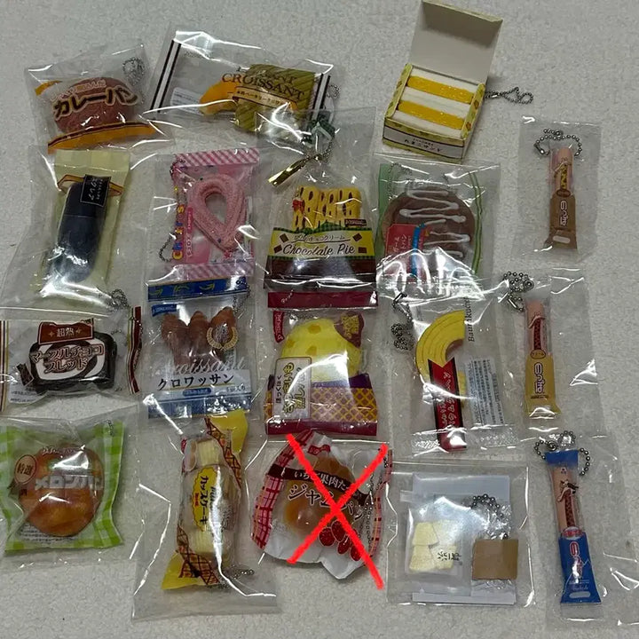 [BUNJANG] J-Dream Classic Bread Gacha Collection / 음식가챠 제이드림 고전빵가챠 판매합니다(카스테라, 핑크츄러스, 소금빵 등