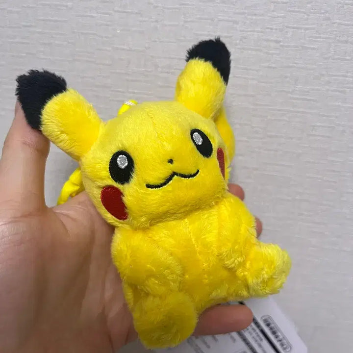 [BUNJANG] Pokemon Pikachu Mascot Carabiner Keychain / 포켓몬 정품 피카츄 마스코트 카라비너 키링