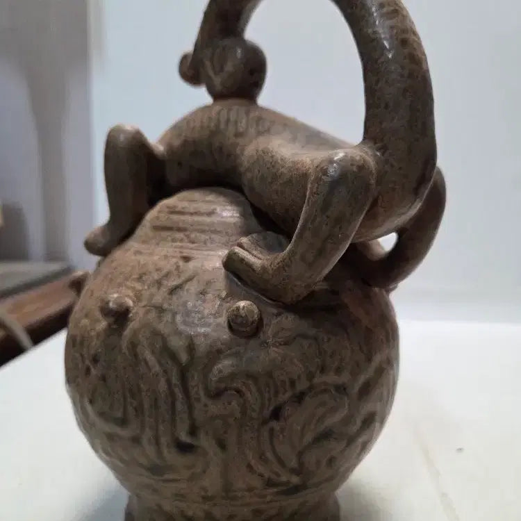 [BUNJANG] Joseon Dynasty Iron-Painted Bichumun Gye-yang Teapot / 송대 철화 비슈문 계양 주전자 높이22cm 무게866g 한시할인