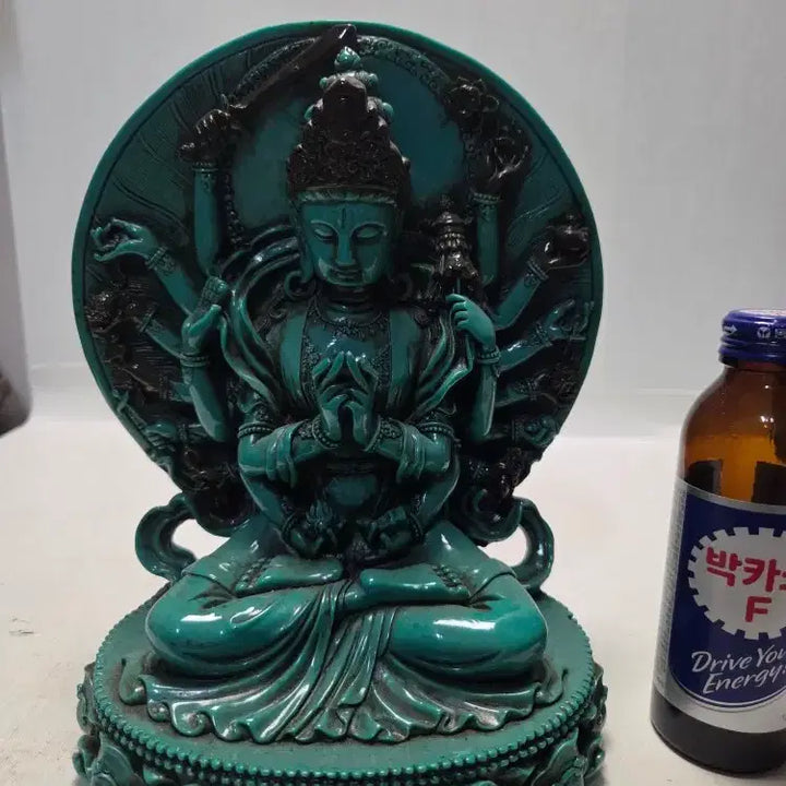 [BUNJANG] Celadon Porcelain Statue of Thousand-Armed Guanyin, 22cm Height / 청자사 천수관세음 불상 높이22cm무게2.6kg 한시할인