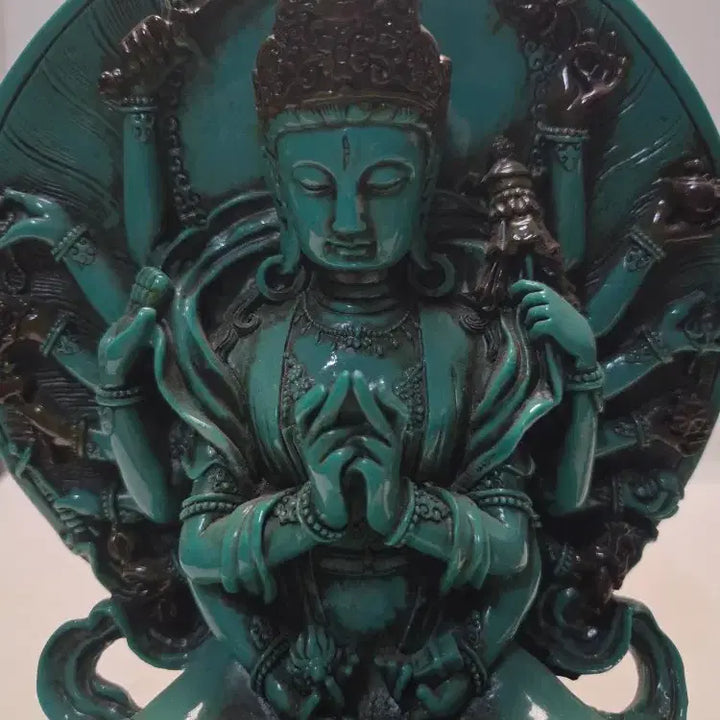 [BUNJANG] Celadon Porcelain Statue of Thousand-Armed Guanyin, 22cm Height / 청자사 천수관세음 불상 높이22cm무게2.6kg 한시할인