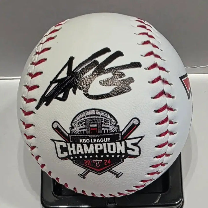 [BUNJANG] Kim Sun Bin Signed Baseball - 2024 Kia Regular Season Champions / 김선빈 2024년 기아 정규시즌 우승구 싸인볼