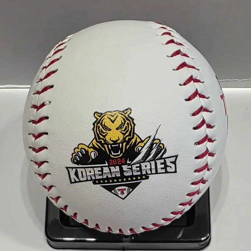 [BUNJANG] Kim Sun Bin Signed Baseball - 2024 Kia Regular Season Champions / 김선빈 2024년 기아 정규시즌 우승구 싸인볼