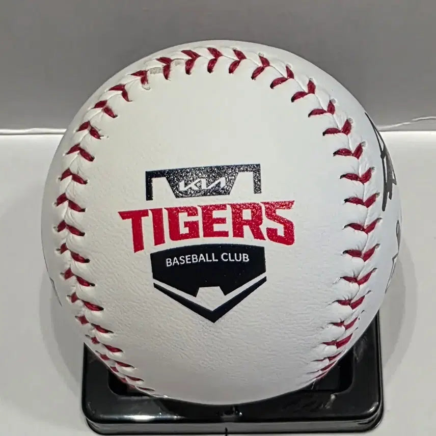 [BUNJANG] Kim Sun Bin Signed Baseball - 2024 Kia Regular Season Champions / 김선빈 2024년 기아 정규시즌 우승구 싸인볼