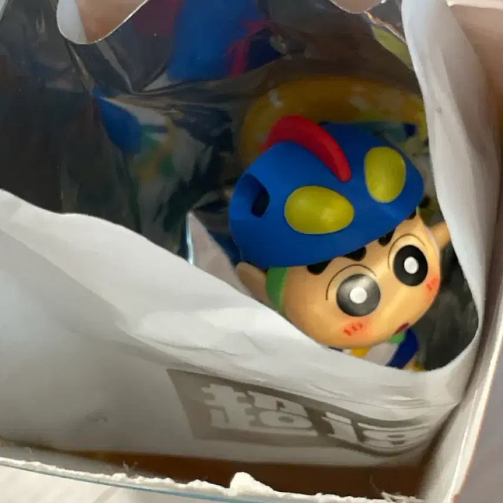 [BUNJANG] Crayon Shin-chan Action Masked Pervert Figure / 짱구 액션가면 피규어