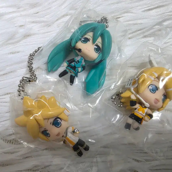 [BUNJANG] Vocaloid Kagamine Rin Len Kaito Kiring Figure Bundle Set / (일괄) 고전 프디바 보컬로이드 미쿠 카가미네 린 렌 카이토 키링 피규어