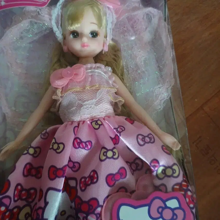 [BUNJANG] Sanrio x Licca-chan Kitty Wedding Doll / 산리오리카짱키티웨딩인형