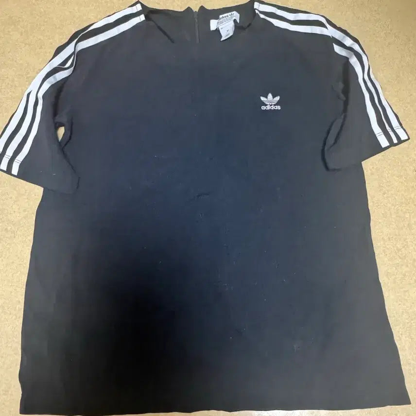 [BUNJANG] Adidas White Line Black Short Sleeve T-Shirt / 아디다스 화이트 라인 블랙 반팔 티셔츠