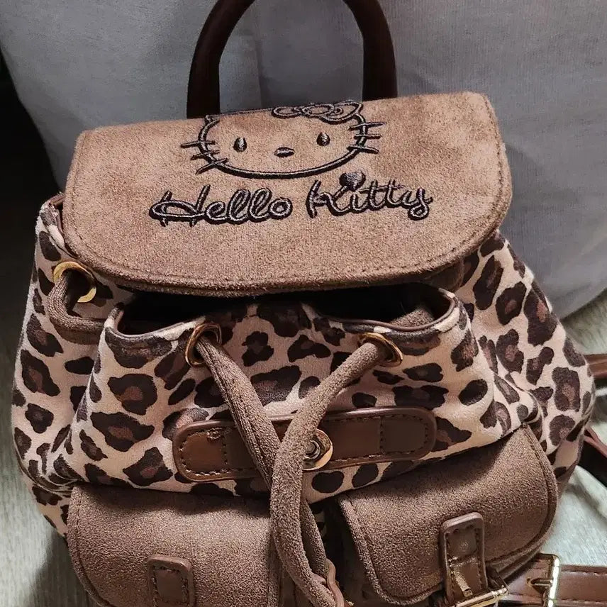 [BUNJANG] Hello Kitty Leopard Suede Mini Backpack / 헬로키티 레오파드 호피 스웨이드 미니백팩