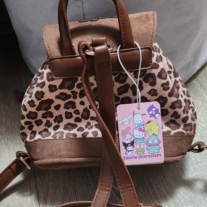 [BUNJANG] Hello Kitty Leopard Suede Mini Backpack / 헬로키티 레오파드 호피 스웨이드 미니백팩