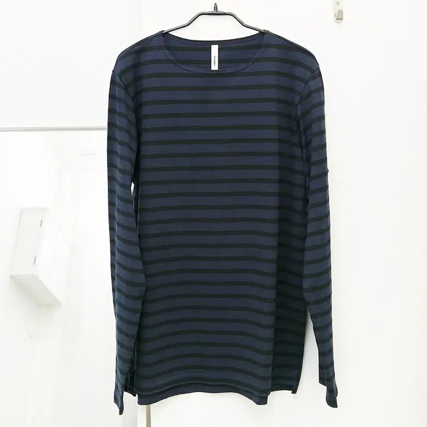 [SOLD OUT] 어태치먼트 스트라이프 롱슬리브 티셔츠