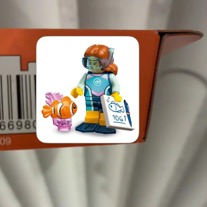 [BUNJANG] LEGO Minifigure Series 71036 Diver Woman with Fish / 레고 미니피규어 71036 다이버 여성 피규어