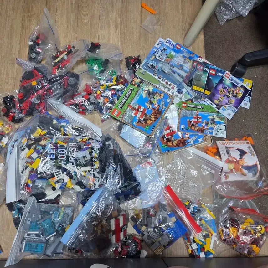 [BUNJANG] LEGO Compatible Bulk Bricks and Minifigures - Marvel, City, Minecraft / 레고 정품 마블 시티 마인크래프트 등  호환 제품 다수 벌크 및 미피