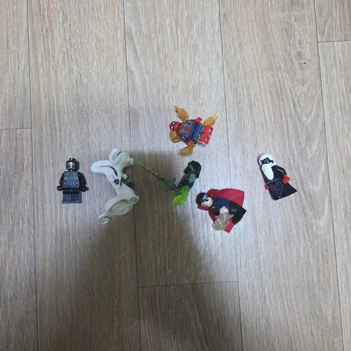 [BUNJANG] LEGO Compatible Bulk Bricks and Minifigures - Marvel, City, Minecraft / 레고 정품 마블 시티 마인크래프트 등  호환 제품 다수 벌크 및 미피