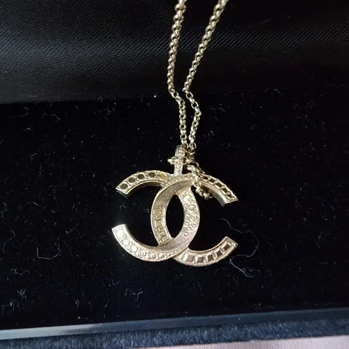 [BUNJANG] Chanel CC Logo Necklace / 샤넬 CC 로고 목걸이