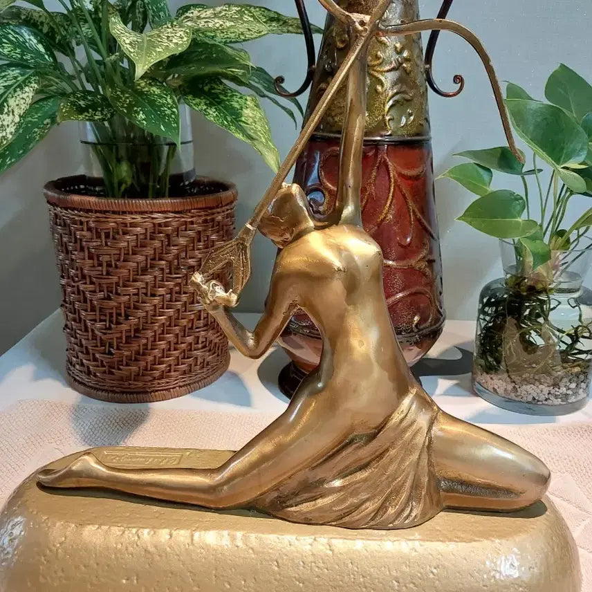 [BUNJANG] Seol Seon-hok "Archery Lovers" Sculpture (All Brass) / 설선혹 작가 활쏘는연인상 올황동입니다