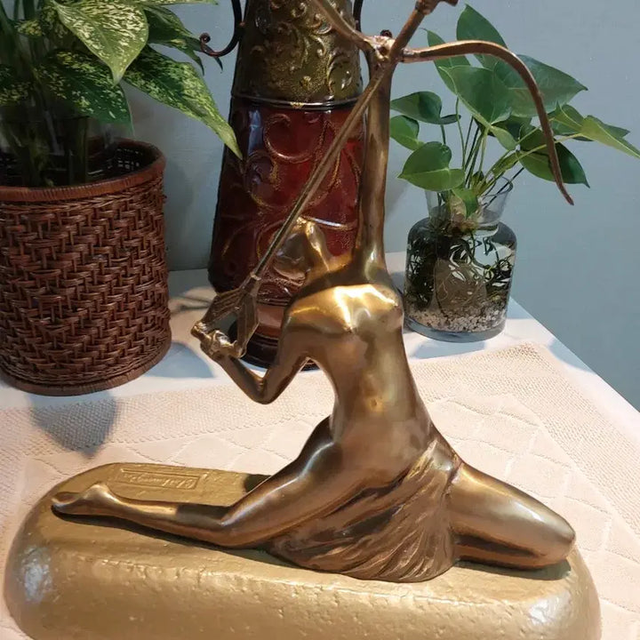 [BUNJANG] Seol Seon-hok "Archery Lovers" Sculpture (All Brass) / 설선혹 작가 활쏘는연인상 올황동입니다
