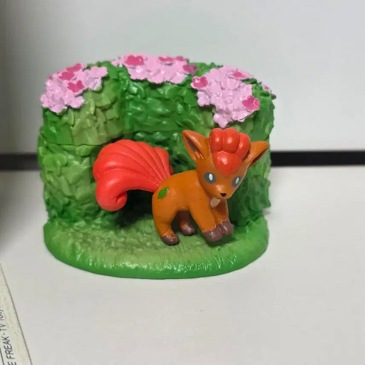 [BUNJANG] Pokemon Desk Top Re-Ment Hide and Seek Ninetales Figure / 포켓몬 데스크탑 리멘트 책상 위의 숨바꼭질 피규어 식스테일