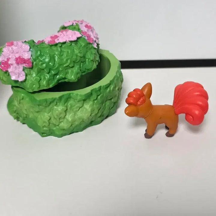 [BUNJANG] Pokemon Desk Top Re-Ment Hide and Seek Ninetales Figure / 포켓몬 데스크탑 리멘트 책상 위의 숨바꼭질 피규어 식스테일