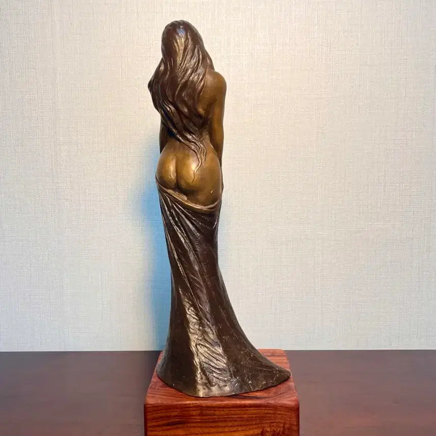 [BUNJANG] Dongbronze "Eternal Silhouette" Bronze Woman Sculpture (35cm) / 동브론즈 여인상 영원의 실루엣(35cm)