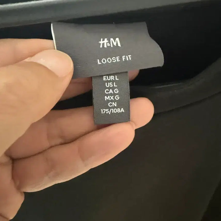 [SOLD OUT] H&amp;M 루즈핏 블랙 반팔 티셔츠 L