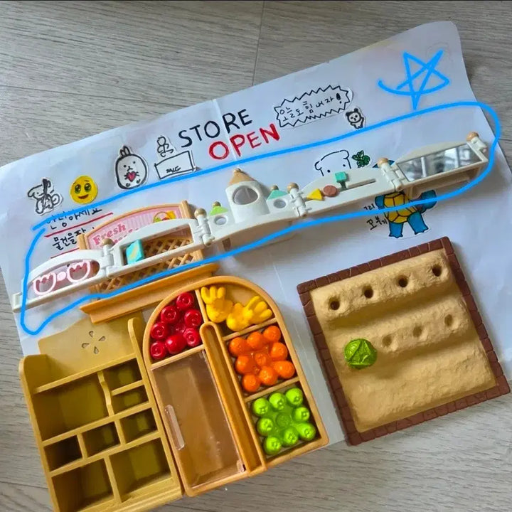 [BUNJANG] Sylvanian Families Play Pen Set with Bookshelf, Garden, and Supermarket (Used) / 실바니안 정리합니다아