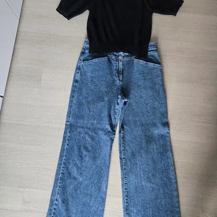 [BUNJANG] JucNitt Square Neck Knit &amp; SJSJ Wide Fit Jeans Set / 주크니트+SJSJ청바지