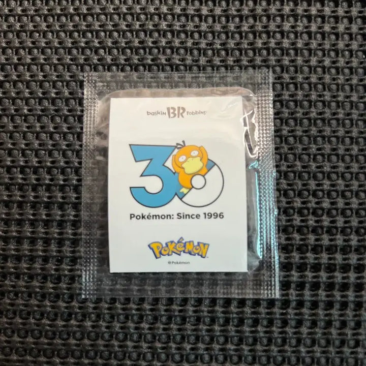 [BUNJANG] Baskin Robbins Pokemon 30th Anniversary Golduck Sticker / 배스킨라빈스 포켓몬 30주년 기념 스티커 고라파덕 배라