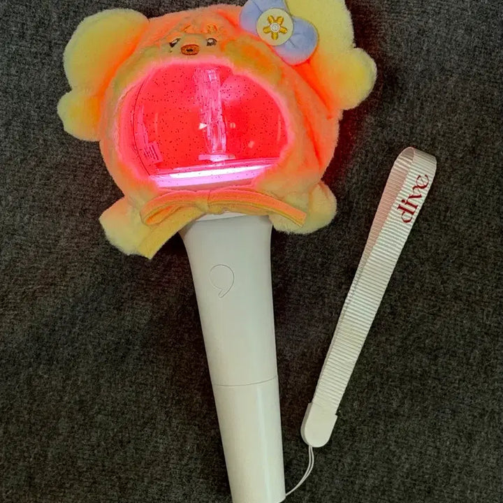 [BUNJANG] IVE Official Lightstick Ver. 1 &amp; Lightstick Cover Bundle Set / 아이브 응원봉ver.1+응원봉 커버 일괄 판매