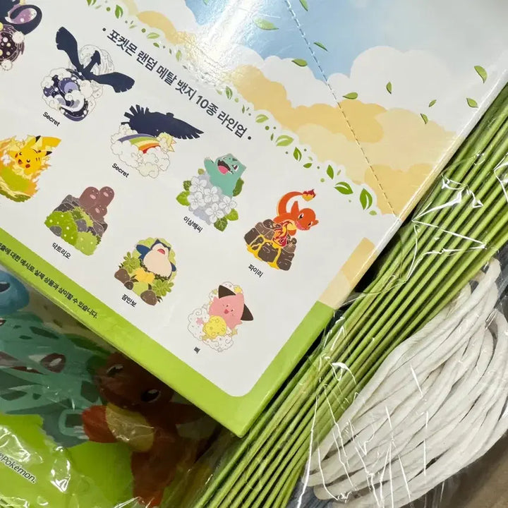 [BUNJANG] Pokemon 30th Anniversary Full Box Set of 40 Badges / 이삭토스트 포캣몬스터 30주년 뱃지 40개 풀박스