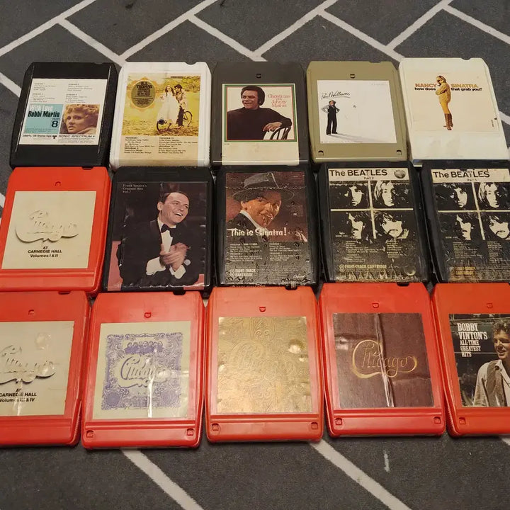 [BUNJANG] Lot of 42 8-Track Tapes with Storage Case / 8트랙(8-Track Cartridge)테이프 42개 판매합니다.