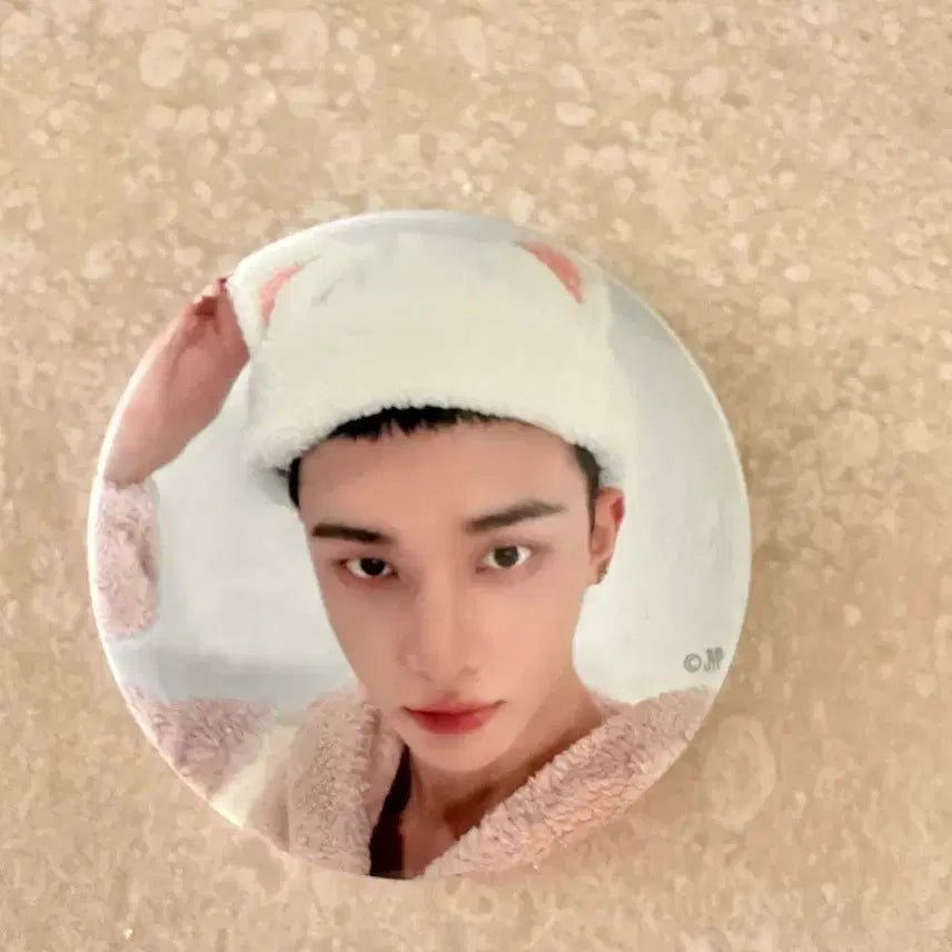 [BUNJANG] Stray Kids Hyunjin Japan Exhibition Badge / 일본 전시회 현진 뱃지