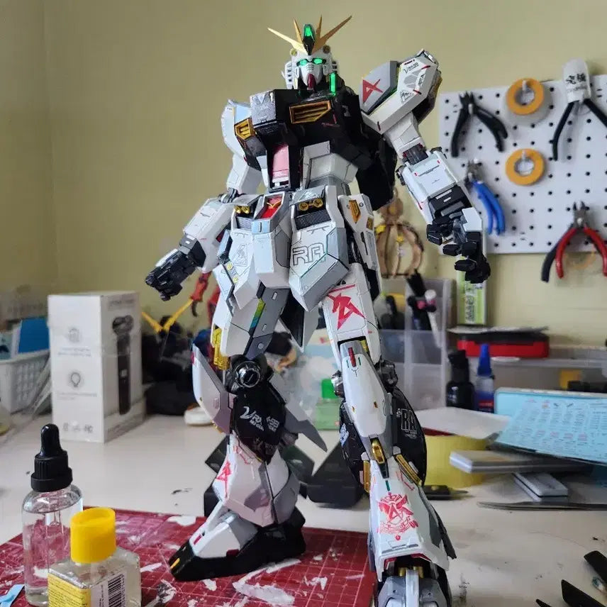 [BUNJANG] Daban Metal Structure RX-93 Nu Gundam Painted Model / 다반 메탈스트럭쳐 뉴건담 도색작