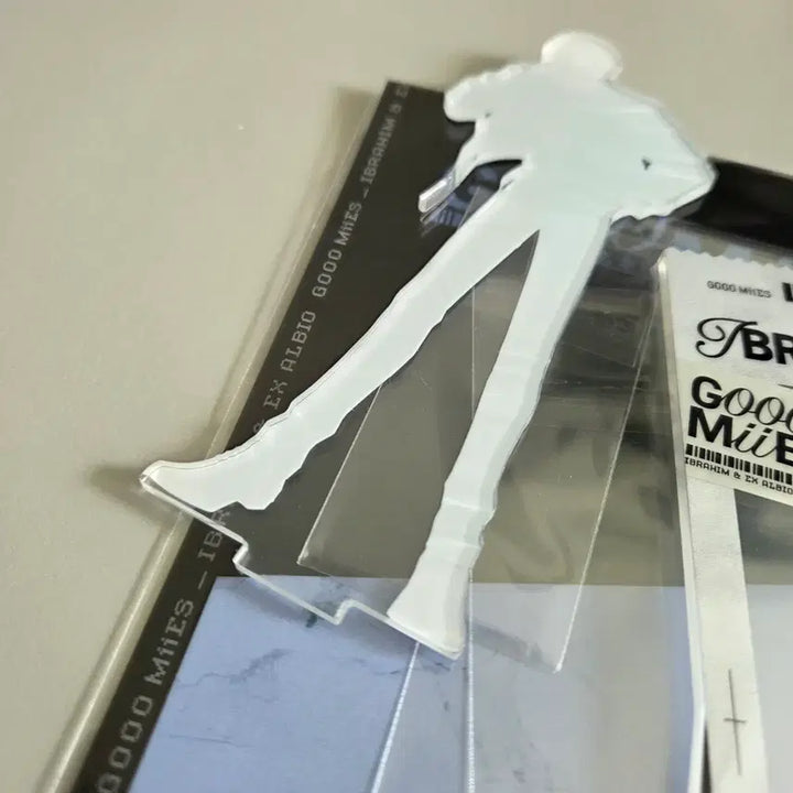 [BUNJANG] Ibrahim Gomez Nijisanji Acrylic Stand / 니지산지 이브라힘 고미즈 아크릴스탠드
