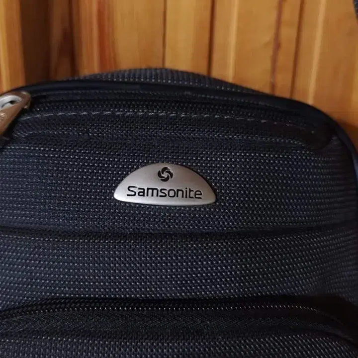 [BUNJANG] Samsonite Mini Crossbody Bag / 쌤소나이트 미니크로스백