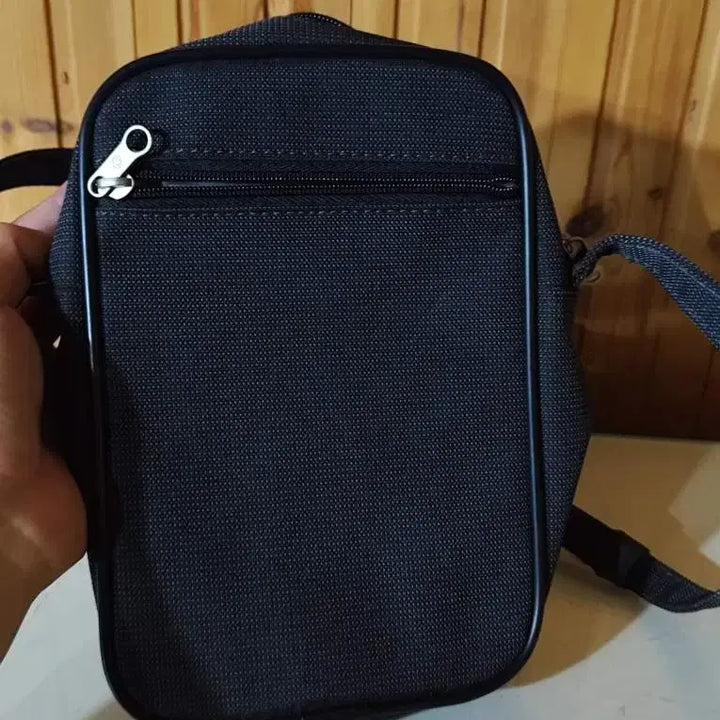 [BUNJANG] Samsonite Mini Crossbody Bag / 쌤소나이트 미니크로스백