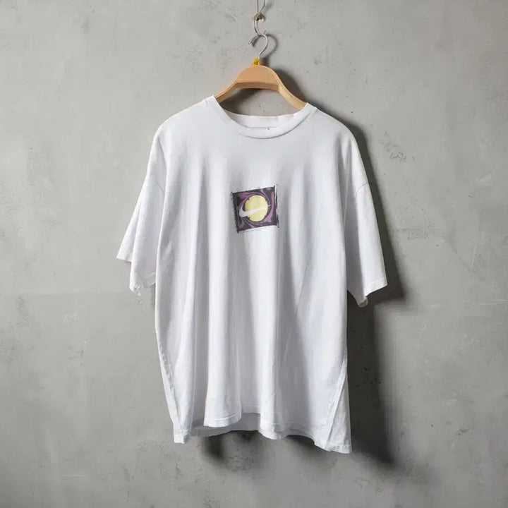 [BUNJANG] Nike Old Graphic T-Shirt / 00S 나이키 반팔티 M0484