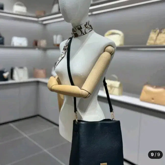 [BUNJANG] Couronne Livia Shoulder Bag / 쿠론 리비아 숄더백
