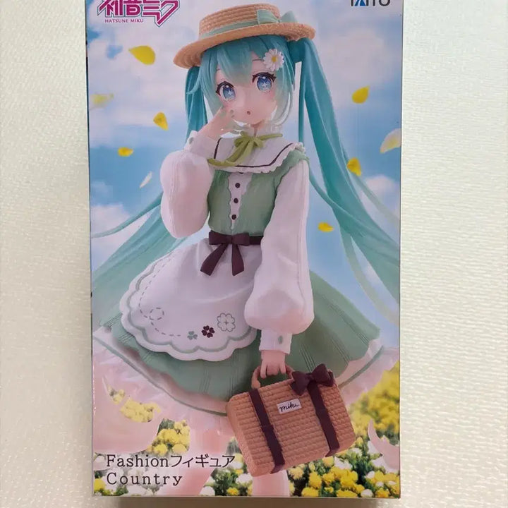 [BUNJANG] Hatsune Miku Fashion Country Figure (Sealed) / 미개봉 하츠네 미쿠 패션 컨트리 피규어 판매