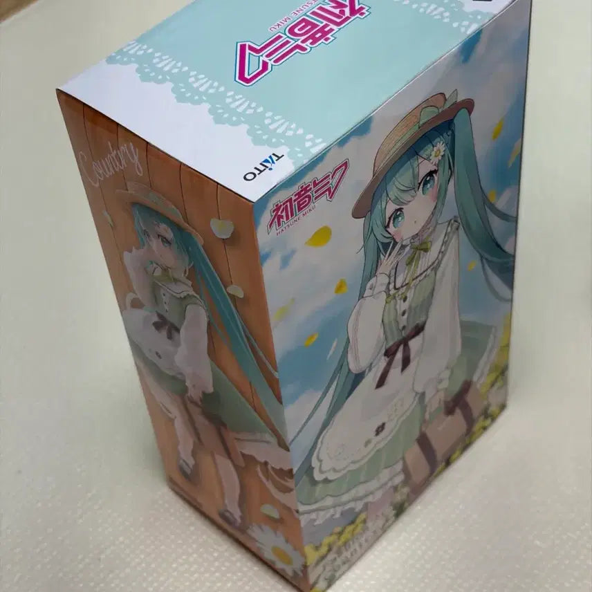 [BUNJANG] Hatsune Miku Fashion Country Figure (Sealed) / 미개봉 하츠네 미쿠 패션 컨트리 피규어 판매