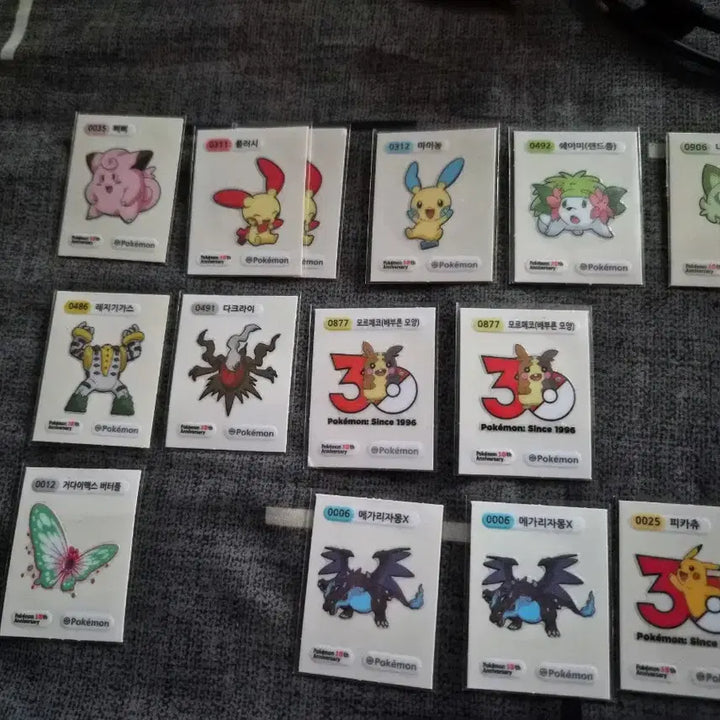 [BUNJANG] Assorted Character Stickers (Atom, Crayon Shin-chan, Detective Conan, One Piece, Cookie Run, Digimon, Oshi no Ko, Dragon Ball, Pokemon, etc.) / 띠부띠부씰 아톰 짱구 코난 원피스 쿠키런 디지몬 최애의아이 아트웍