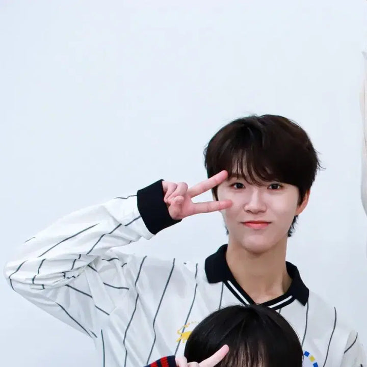 [BUNJANG] NCT WISH Jaehee Riku Signed Polaroid / 엔시티 위시 nct wish 재희 대영 싸인 폴라로이드