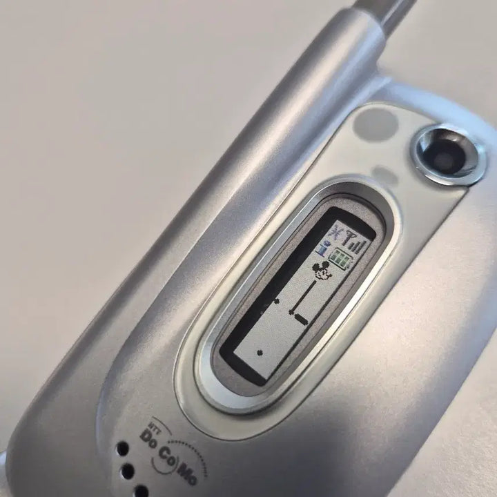[BUNJANG] Disney Mickey Docomo Y2K Mock-up Phone / 디즈니 미키 일본 고전 y2k 도코모 일본 핸드폰 모형폰 목업폰