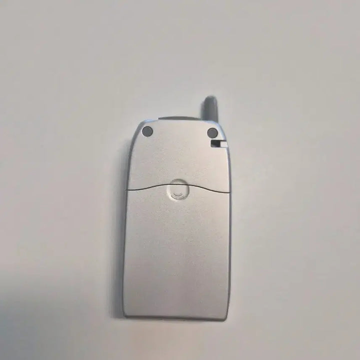 [BUNJANG] Disney Mickey Docomo Y2K Mock-up Phone / 디즈니 미키 일본 고전 y2k 도코모 일본 핸드폰 모형폰 목업폰