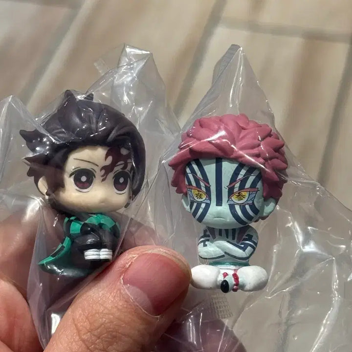 [BUNJANG] Demon Slayer Machiboke Gacha Tanjiro &amp; Akaza Figures / 귀멸의칼날 마치보케 가챠 (아카자+탄지로)