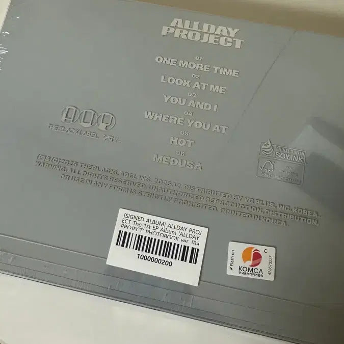[BUNJANG] ALLDEF Autographed Poster (Sealed) / 올데프 싸인 포스터 미개봉