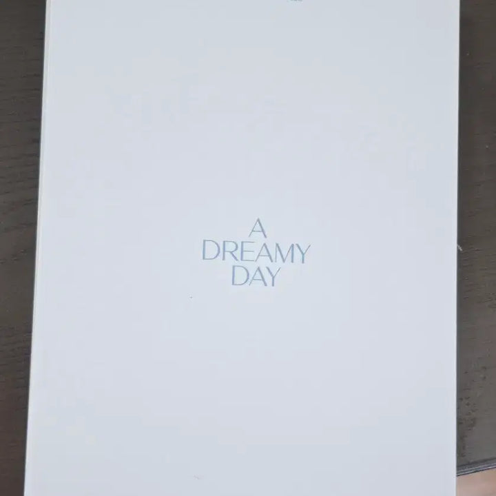 [SOLD OUT] 아이브 어드리미데이 포토북 판매해요 유진가을레이 원영리즈이서