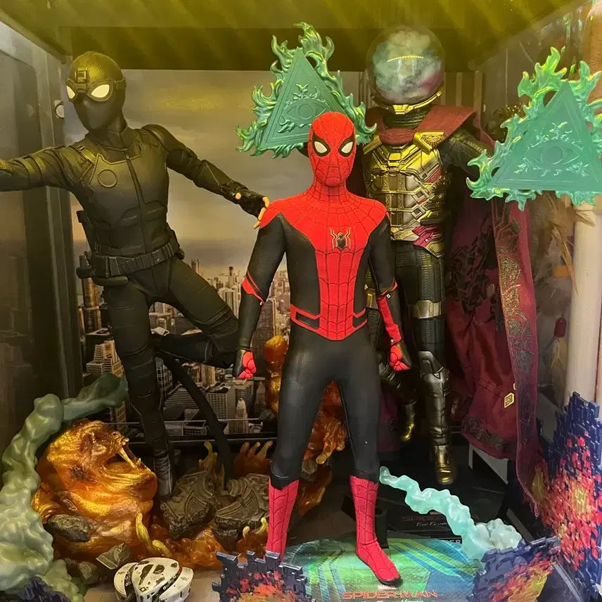 [BUNJANG] Hot Toys Spider-Man: Far From Home Stealth Suit Diorama Display Set / [핫토이] 스파이더맨 파프롬홈 라인 판매합니다