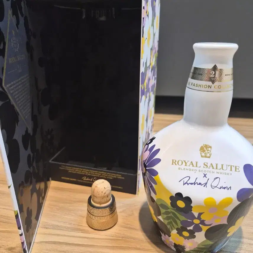 [BUNJANG] Royal Salute 21 Year Old Richard Queen Edition II Empty Bottle / 로얄살루트 21년 리차드 퀸 에디션 II 공병입니다