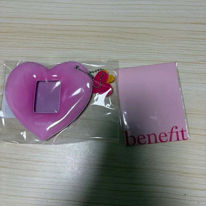 [BUNJANG] TXT Yeonjun Benefit ID Photo and Heart Charm Set / 베네피트 연준 증사